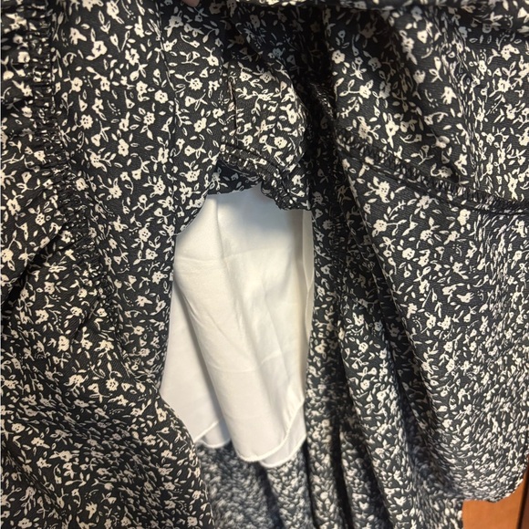 Black and White Floral Dress - Picture 4 of 5
